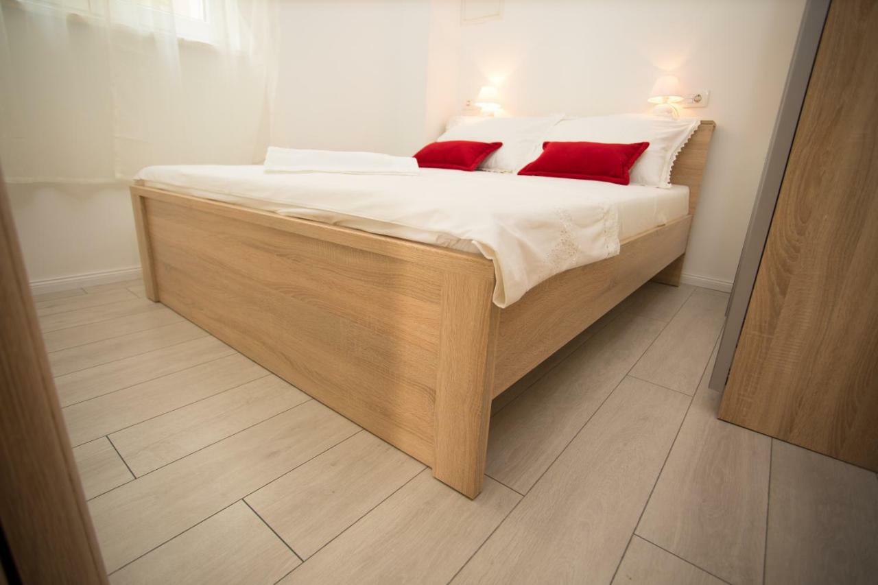 Apartments Kampanel Kastela Bagian luar foto