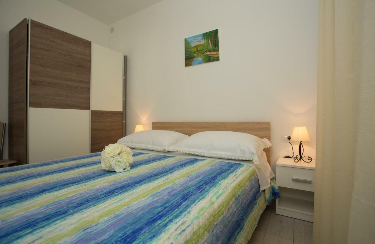 Apartments Kampanel Kastela Bagian luar foto