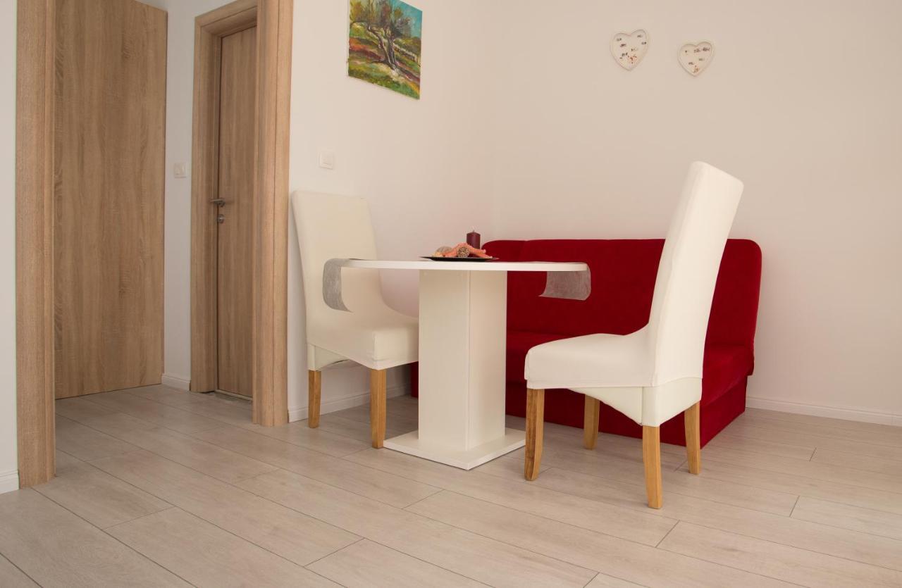 Apartments Kampanel Kastela Bagian luar foto