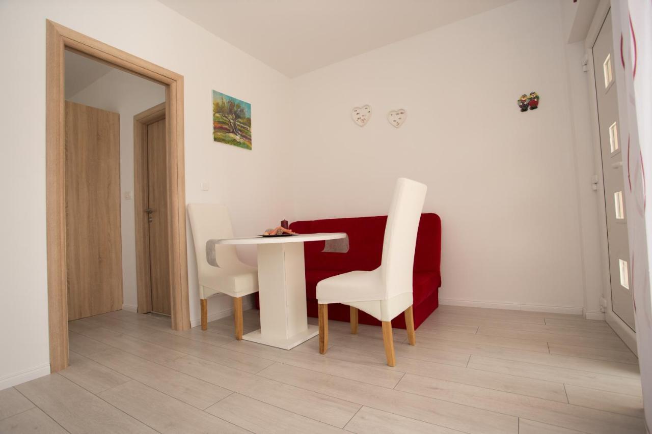 Apartments Kampanel Kastela Bagian luar foto